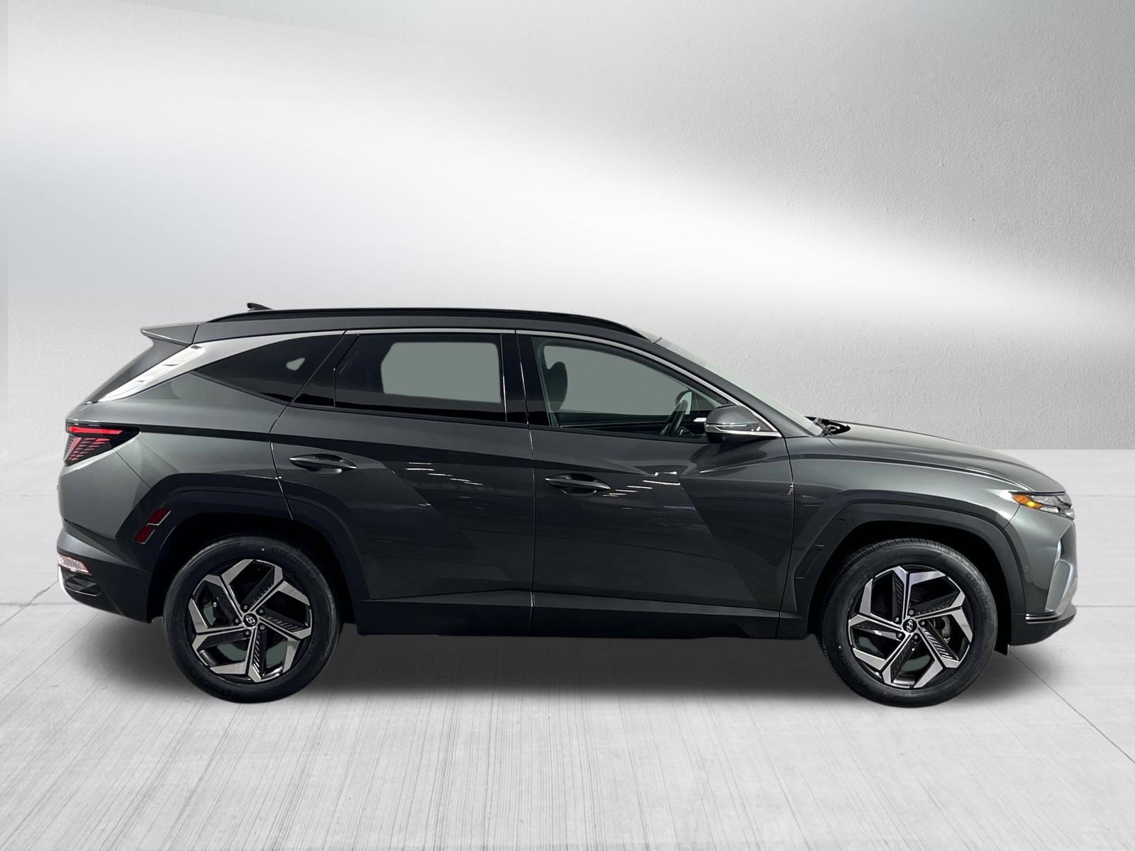 Used 2022 Hyundai Tucson Limited w/ Cargo Package AWD/4WD image 8