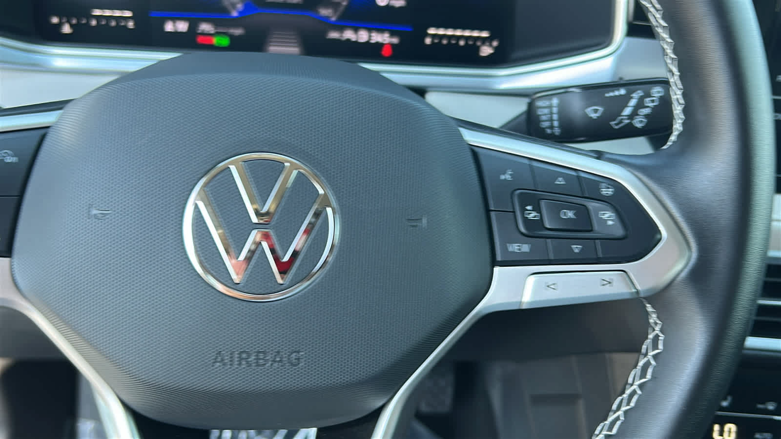 Used 2025 Volkswagen Taos SE AWD/4WD image 20
