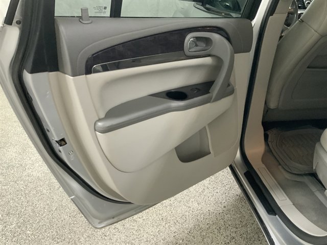Used 2015 Buick Enclave Leather w/ Trailering Package image 17