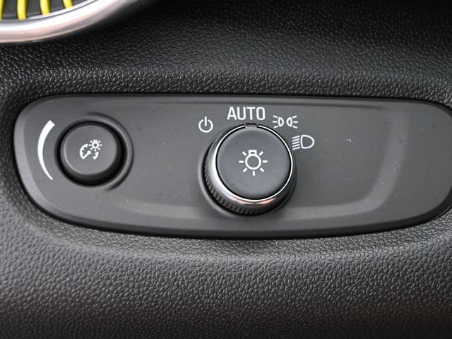 Used 2026 Chevrolet Trax ACTIV w/ Driver Confidence Package FWD image 35