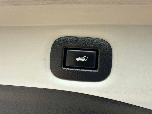 Used 2018 Nissan Rogue SV image 21