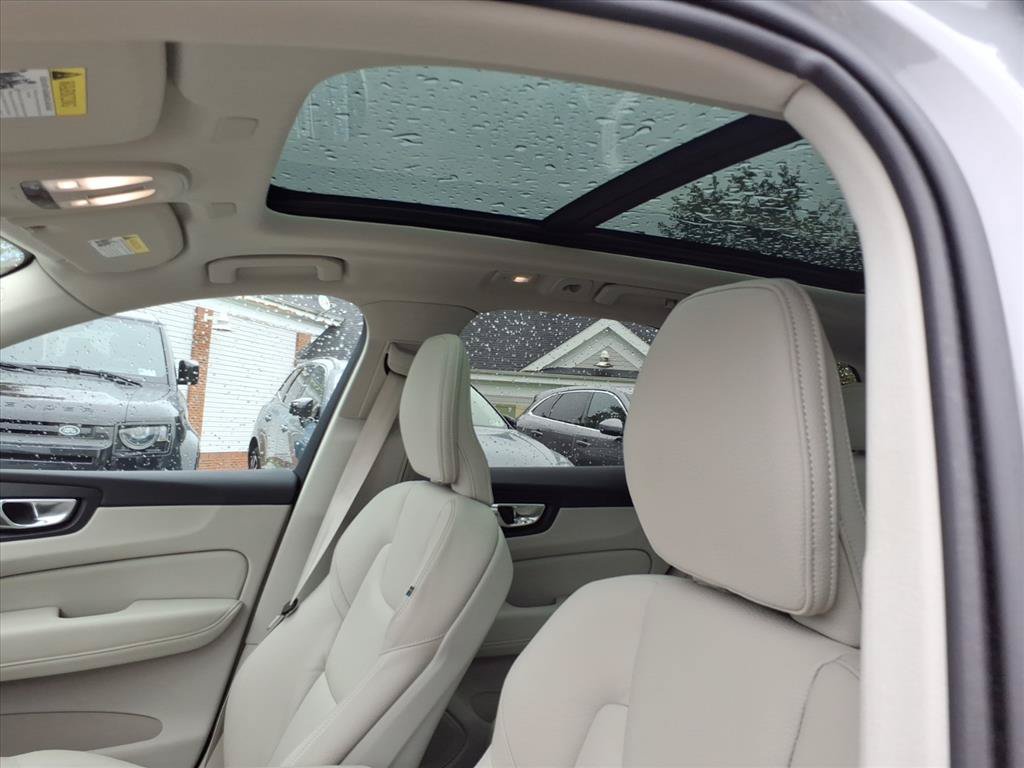 Certified 2024 Volvo XC60 B5 Plus w/ Climate Package AWD/4WD image 12
