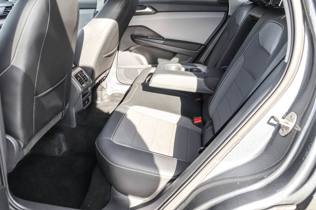 Certified 2022 Volkswagen Taos SE image 28