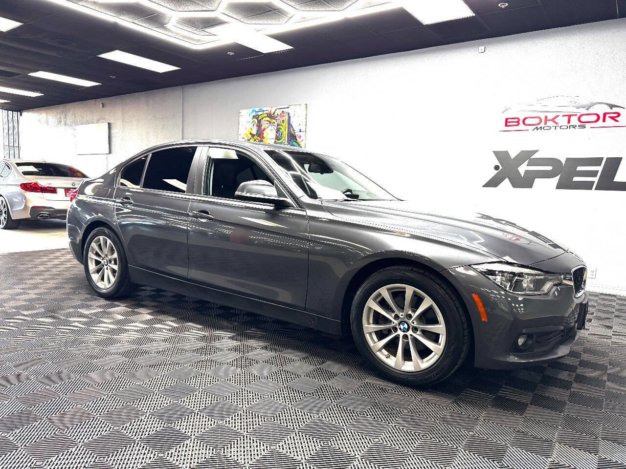 Used 2018 BMW 320i xDrive Sedan image 1