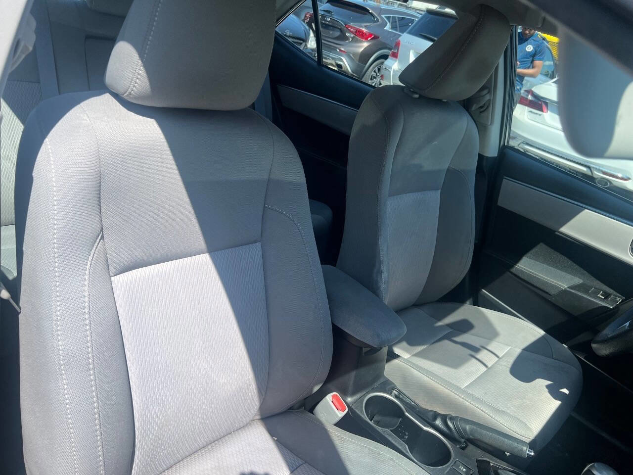 Used 2015 Toyota Corolla LE FWD image 15