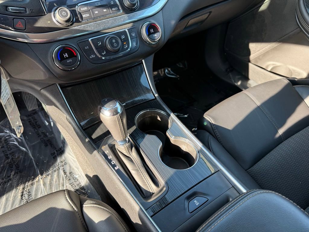 Used 2017 Chevrolet Impala LT image 12