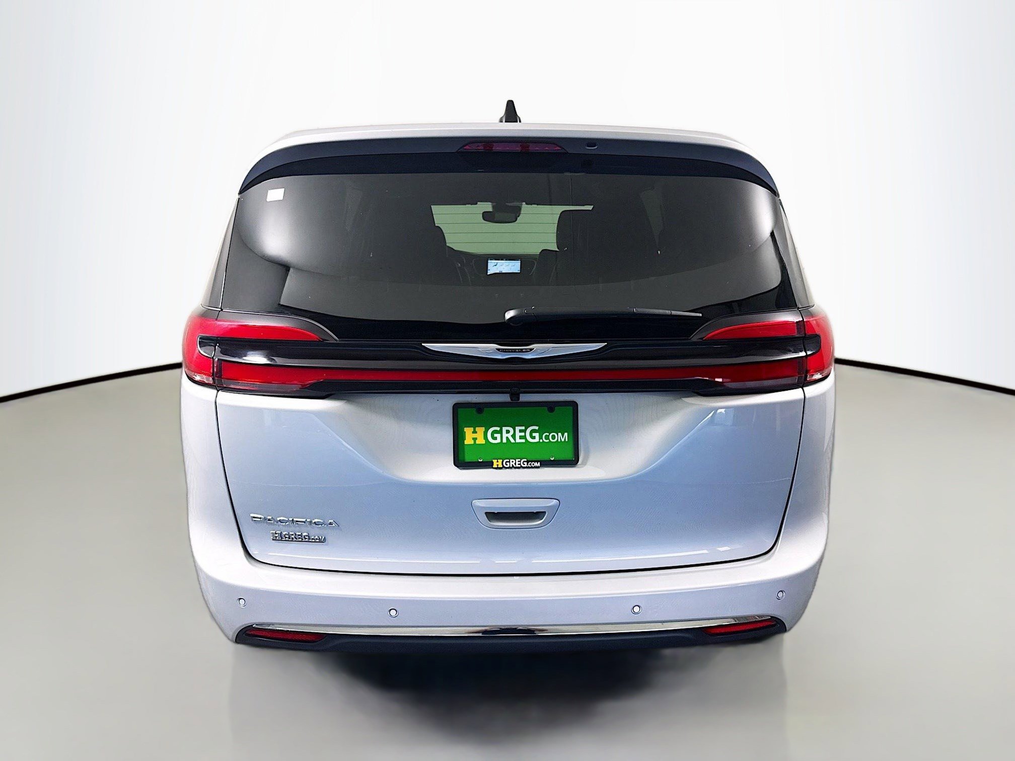 Used 2026 Chrysler Pacifica Select image 8