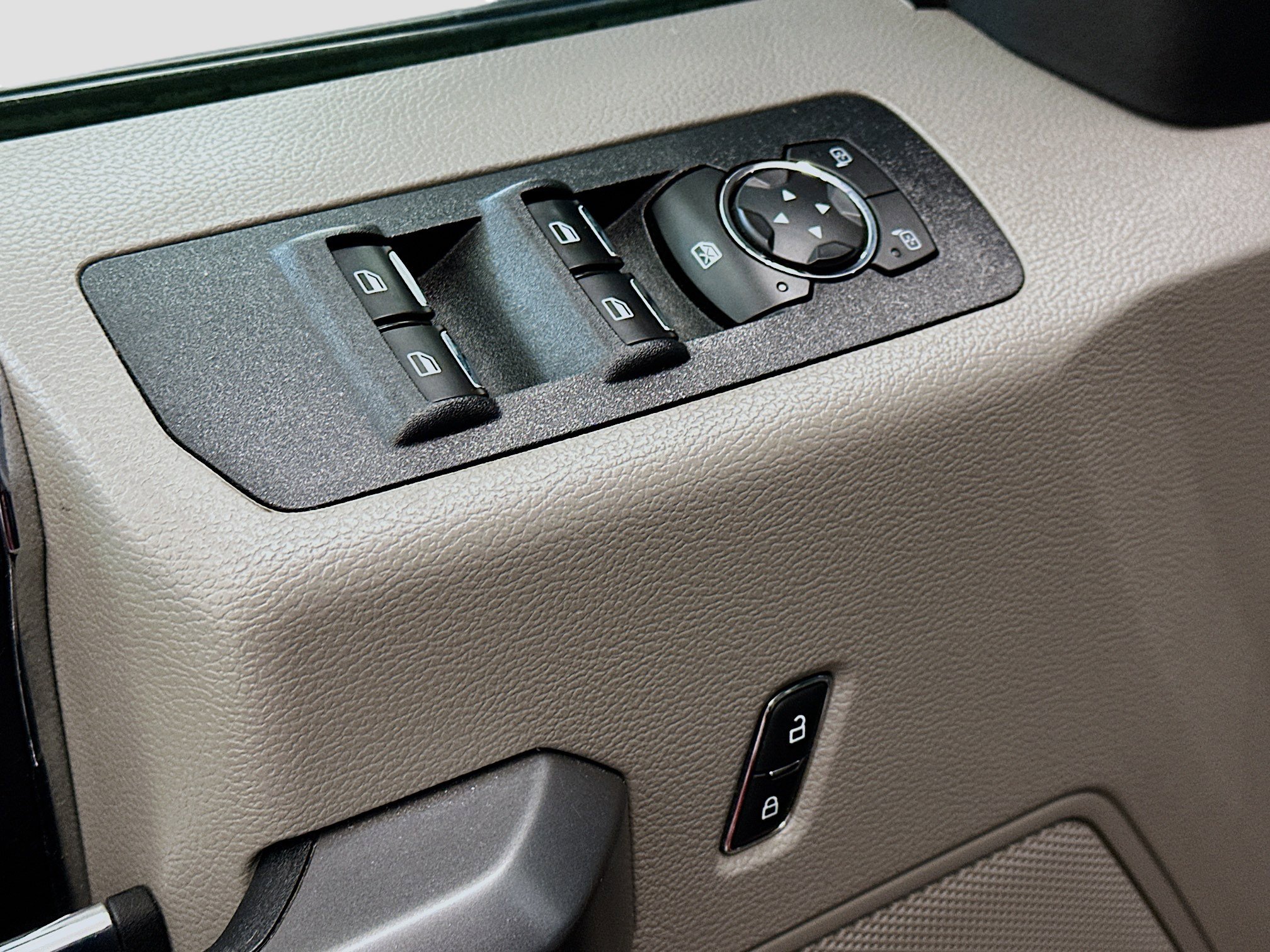 Used 2020 Ford F150 XLT image 15