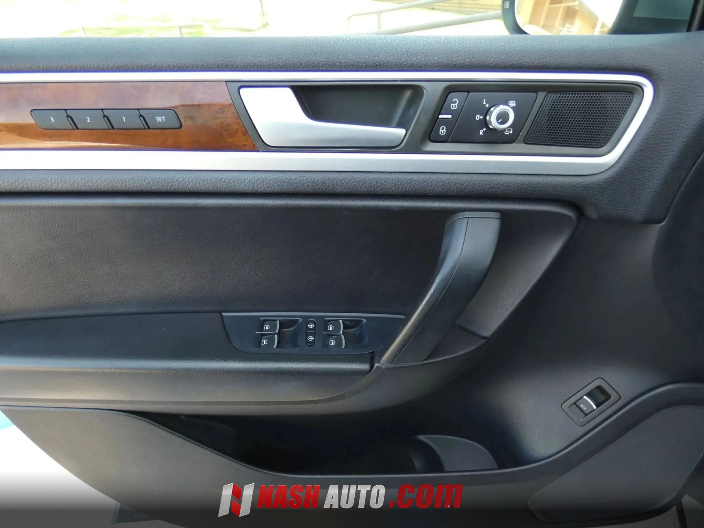 Used 2014 Volkswagen Touareg VR6 AWD/4WD image 50