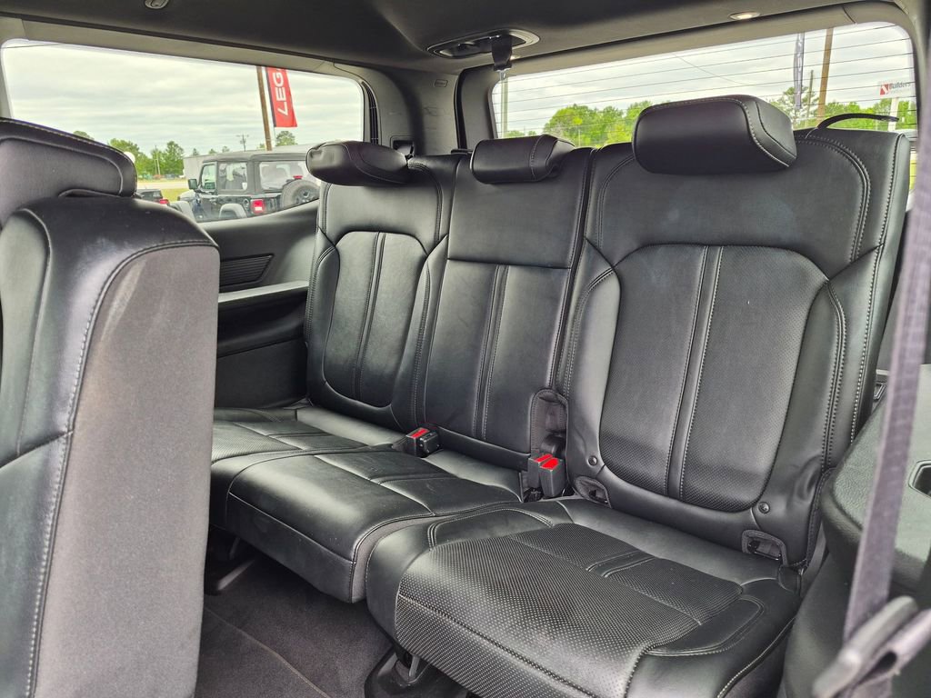 Used 2024 Jeep Wagoneer Series II w/ Flexible Seating Group RWD image 26
