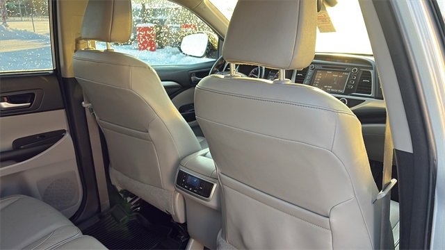 Used 2017 Toyota Highlander XLE image 30
