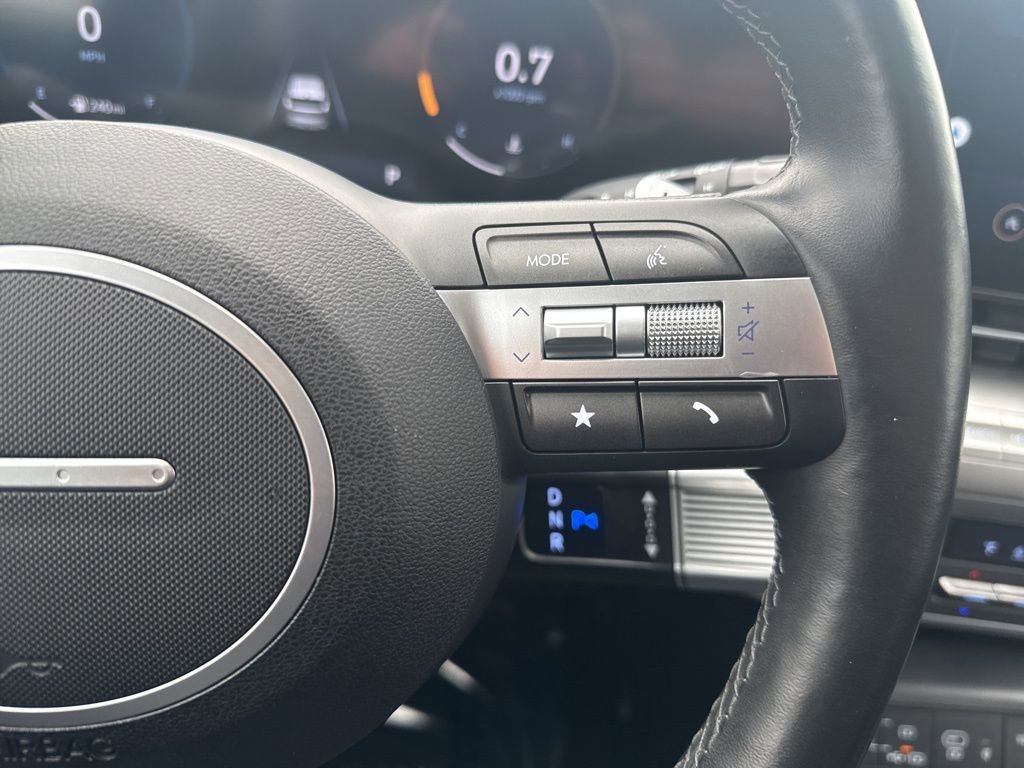 Used 2024 Hyundai Kona Limited image 18