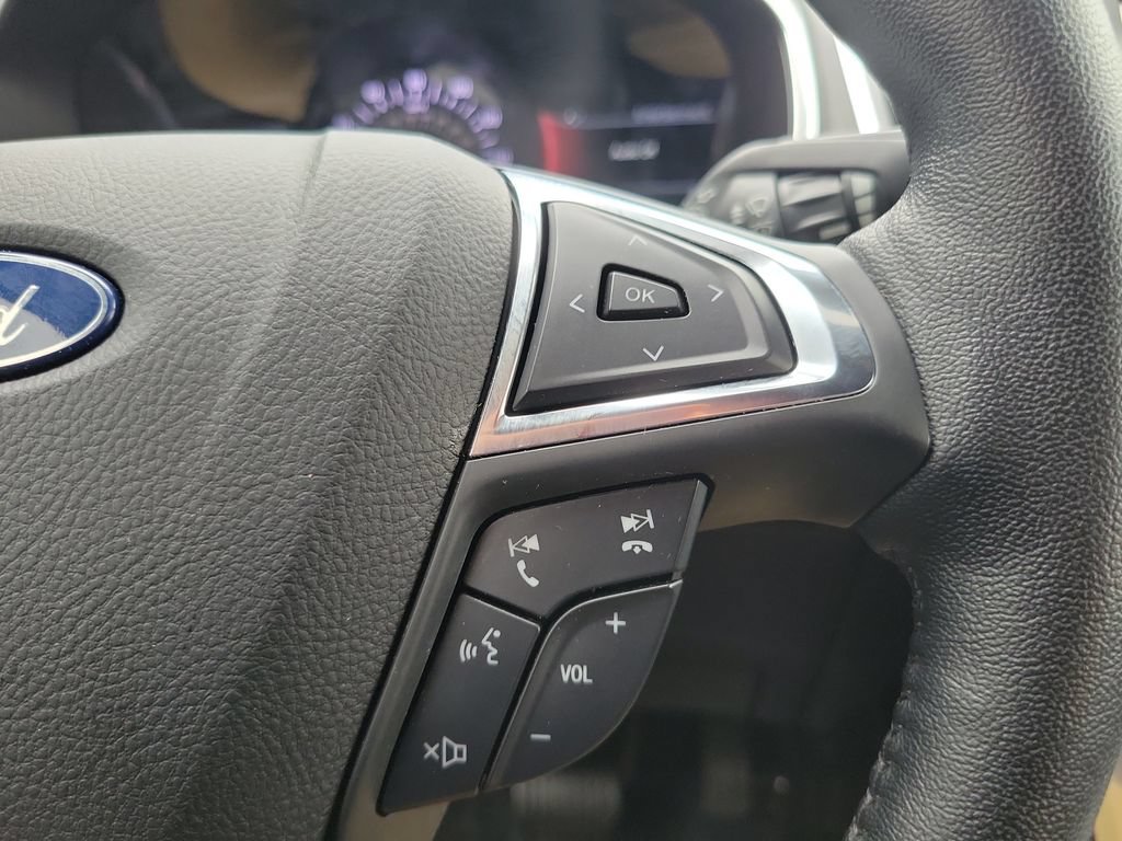 Used 2020 Ford Edge Titanium w/ Equipment Group 301A FWD image 22