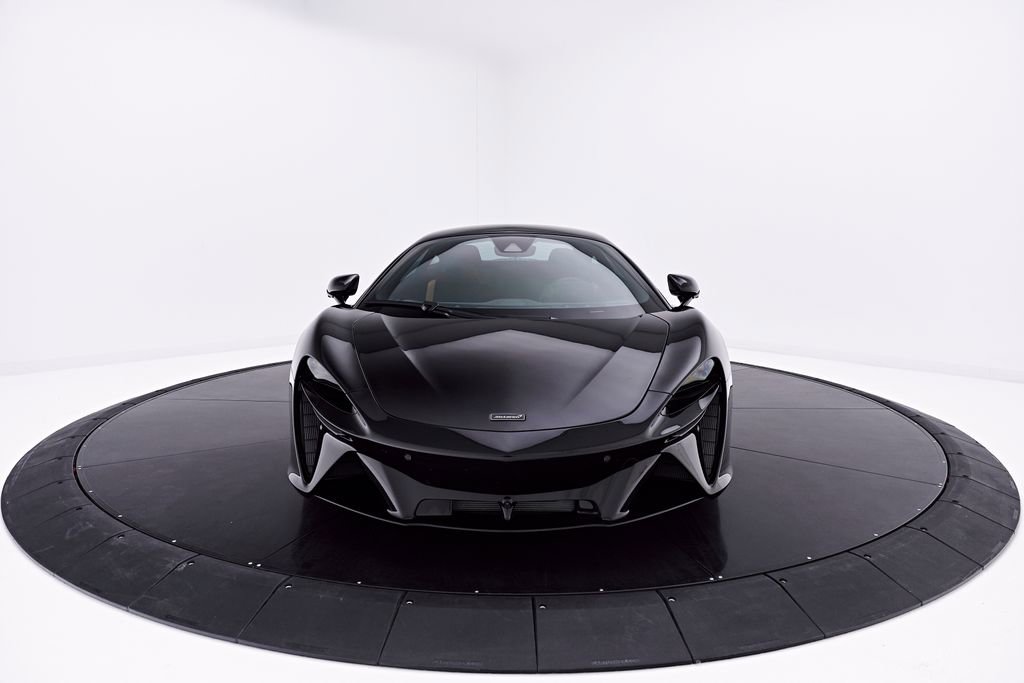 Used 2026 McLaren Artura RWD image 21
