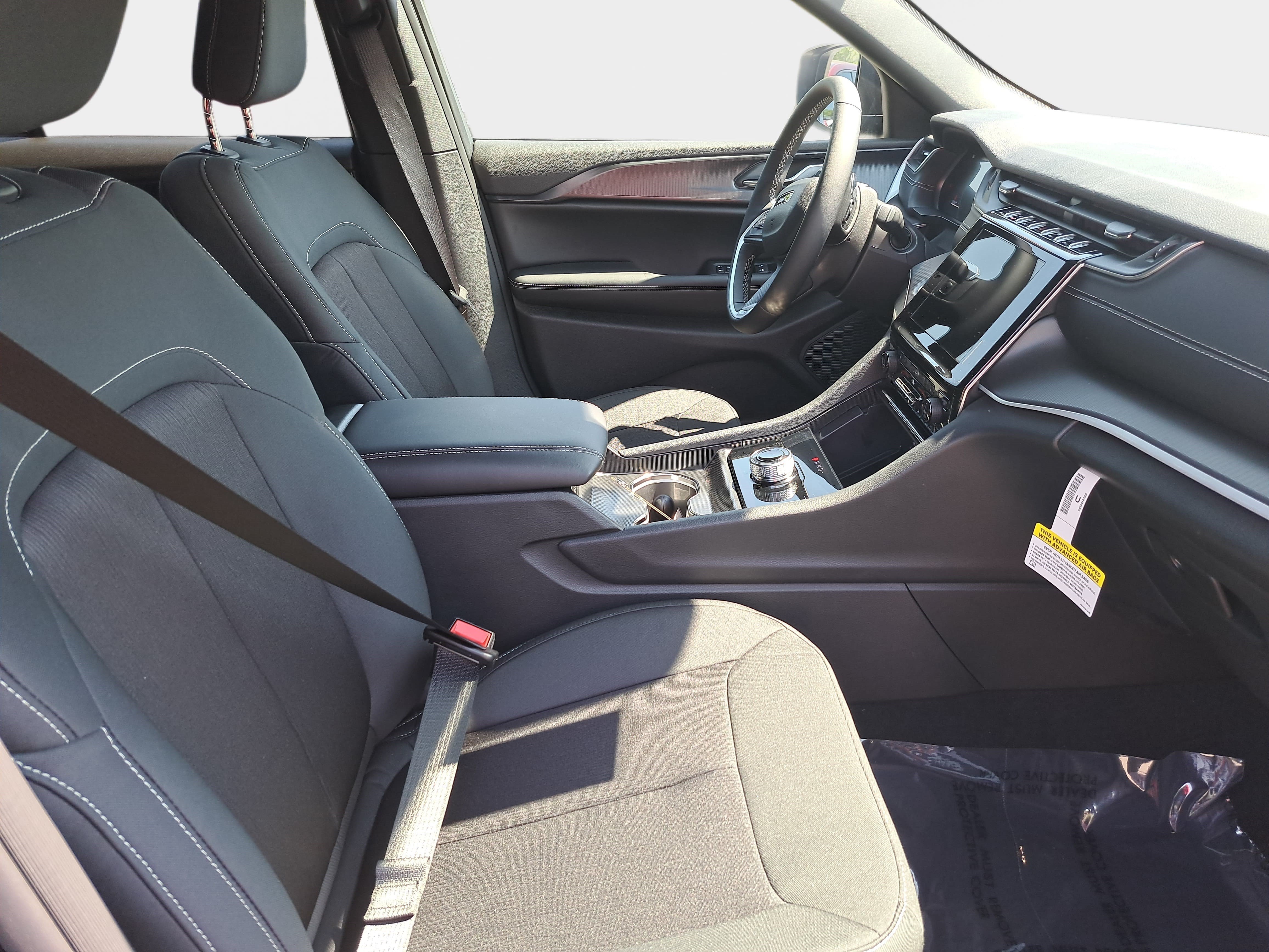 New 2026 Jeep Grand Cherokee Laredo X AWD/4WD image 10