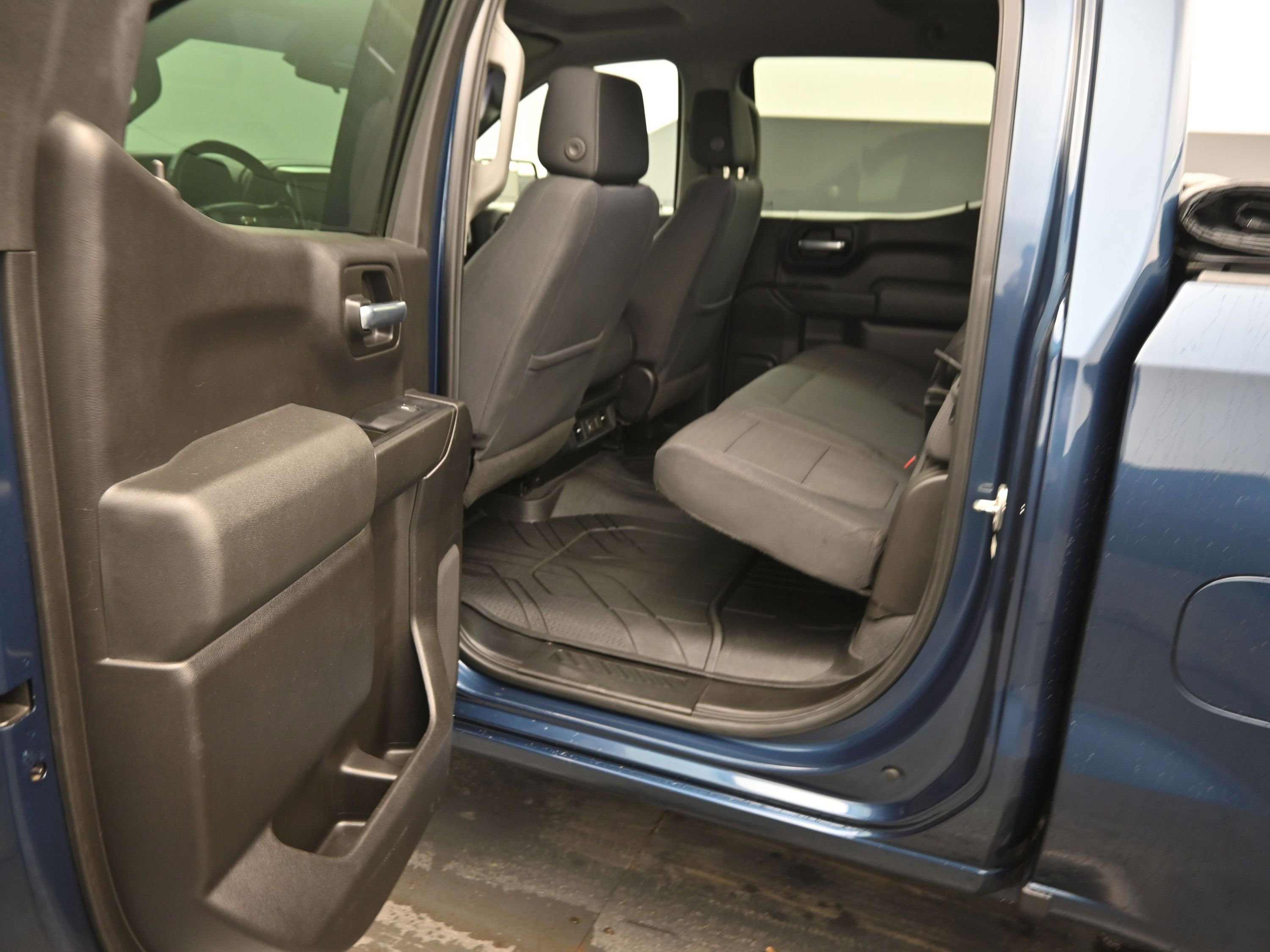 Used 2019 Chevrolet Silverado 1500 LT w/ All-Star Edition image 12