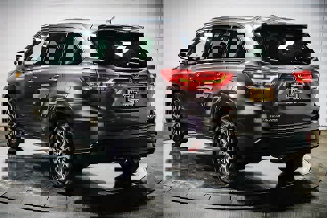 Certified 2019 Toyota Highlander XLE image 3