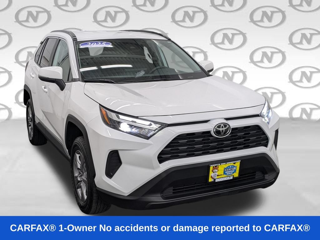 Used 2025 Toyota RAV4 XLE AWD/4WD image 21