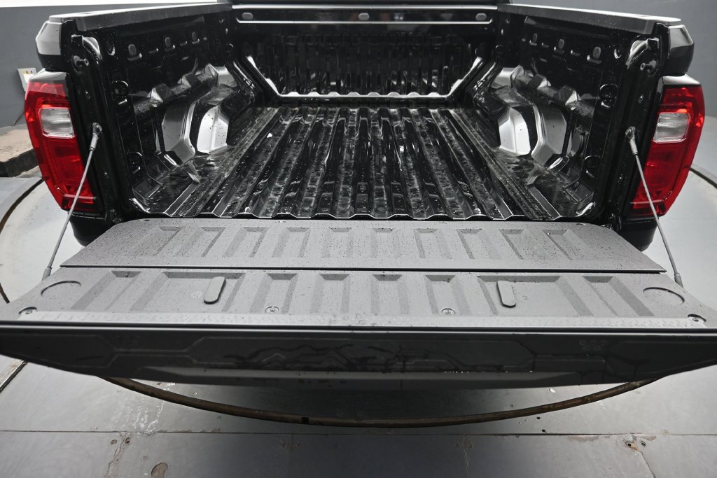 New 2026 GMC Canyon AT4 w/ Technology Plus Package AWD/4WD image 11