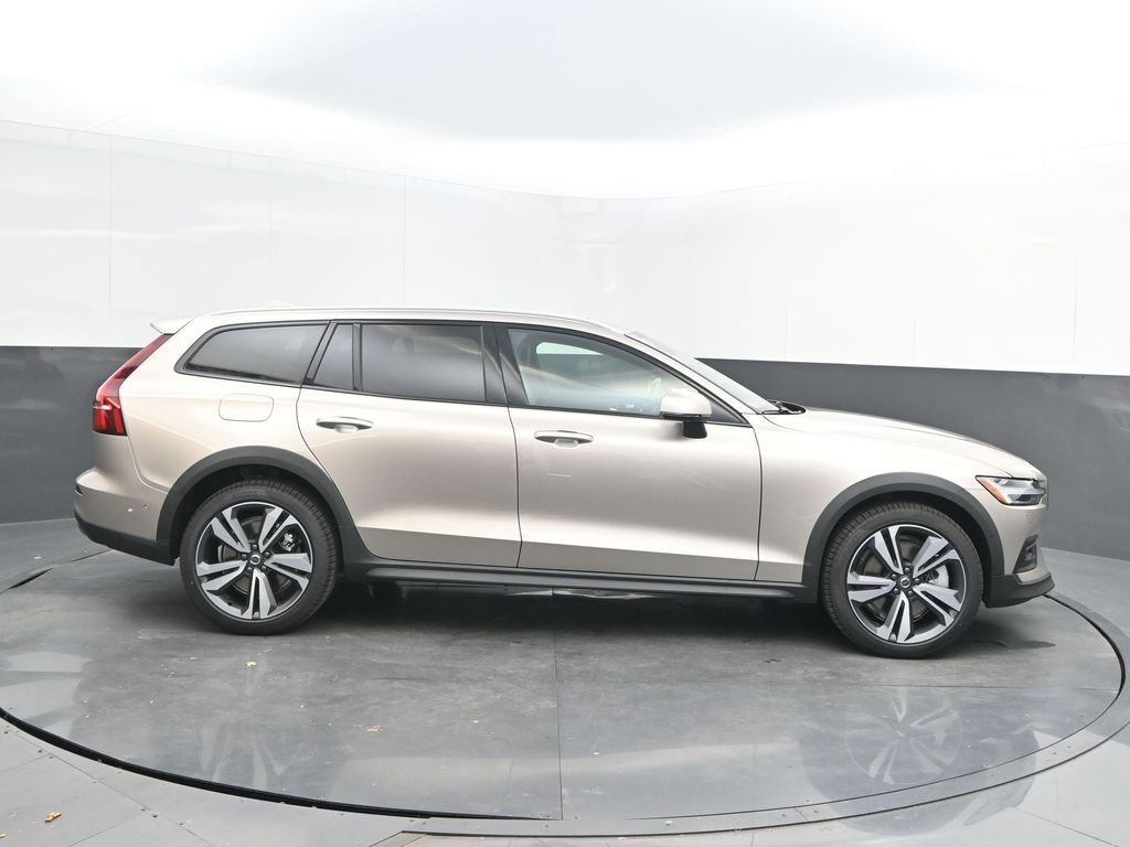 New 2026 Volvo V60 B5 Cross Country Plus w/ Protection Package Premier image 8