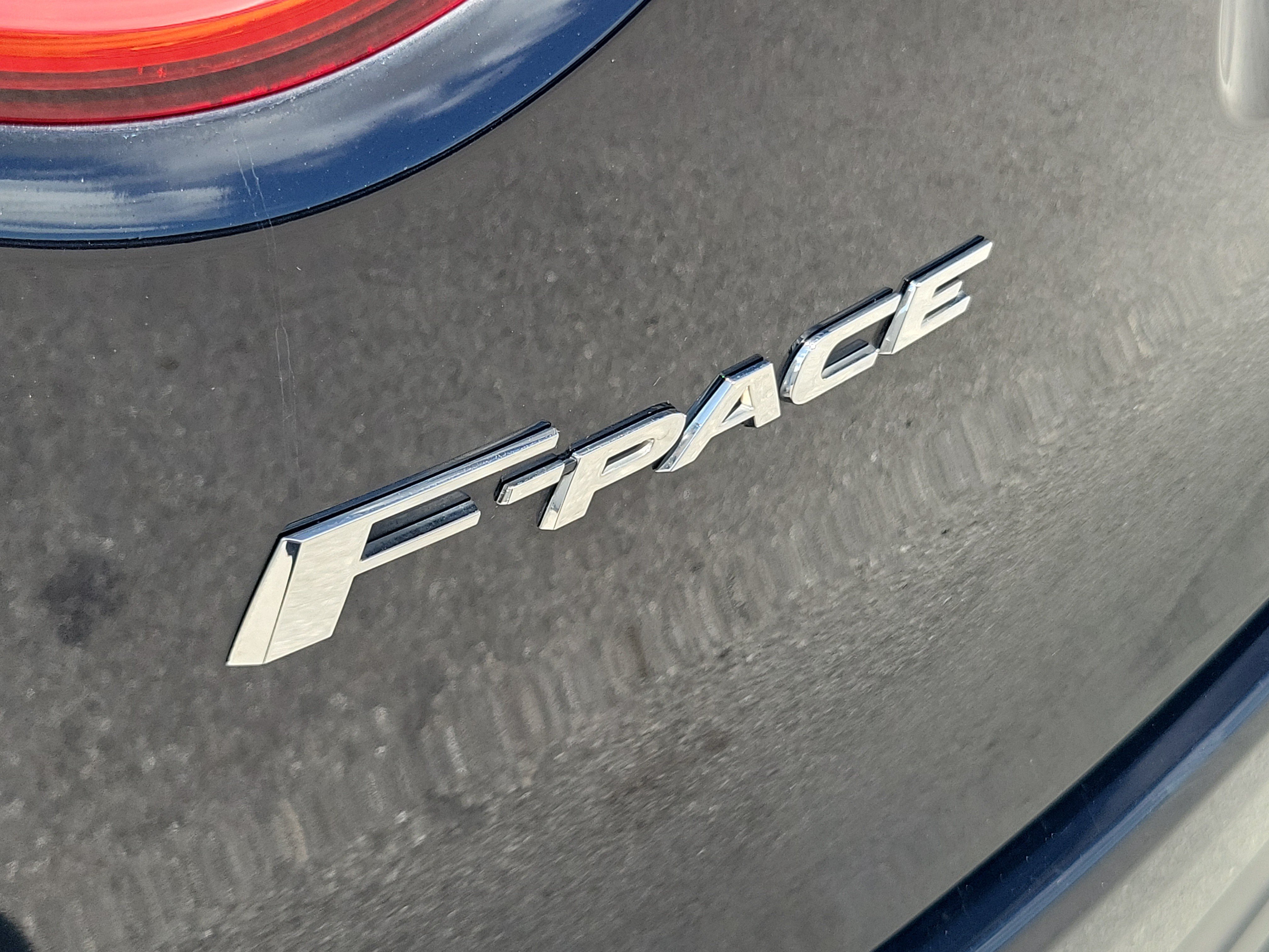 Used 2019 Jaguar F-PACE AWD/4WD image 33
