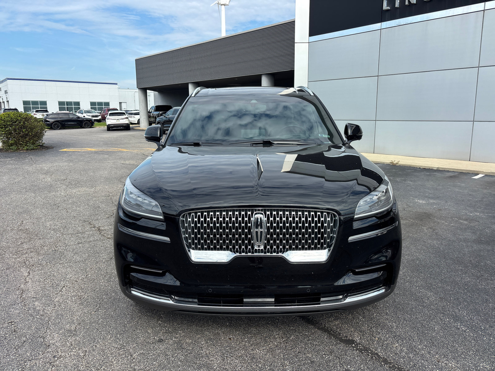 Certified 2023 Lincoln Aviator Reserve w/ Equipment Group 201A AWD/4WD image 2