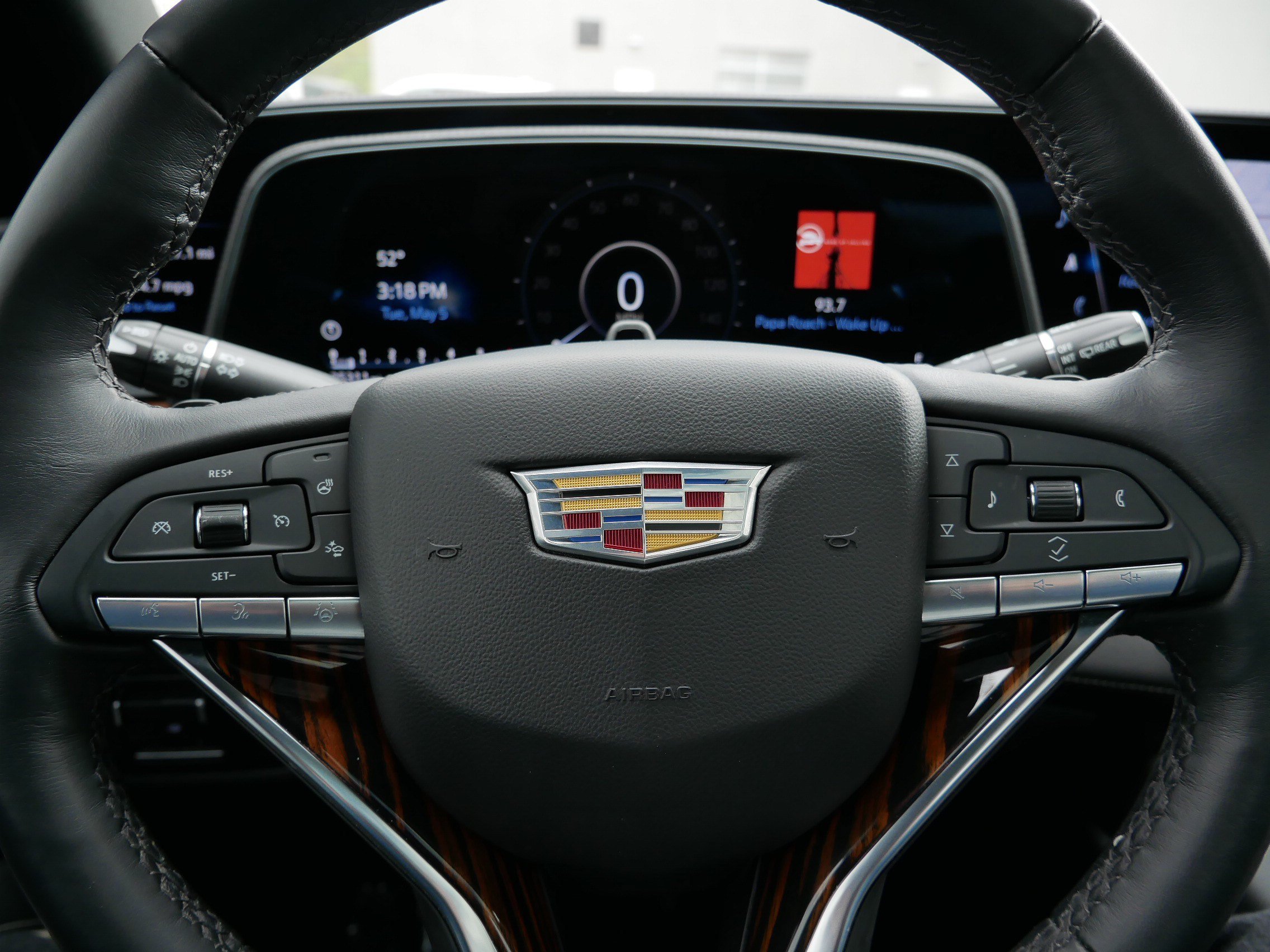 Certified 2023 Cadillac Escalade Premium Luxury w/ Performance Package AWD/4WD image 25
