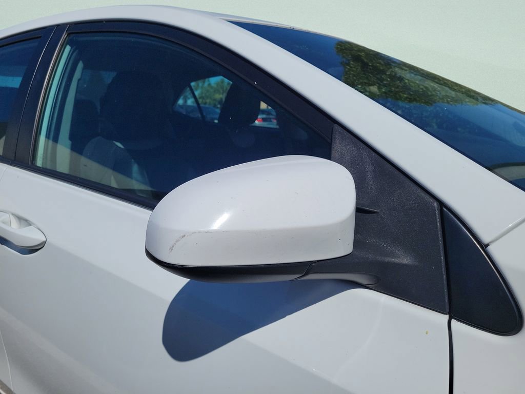 Used 2016 Toyota Corolla LE image 3