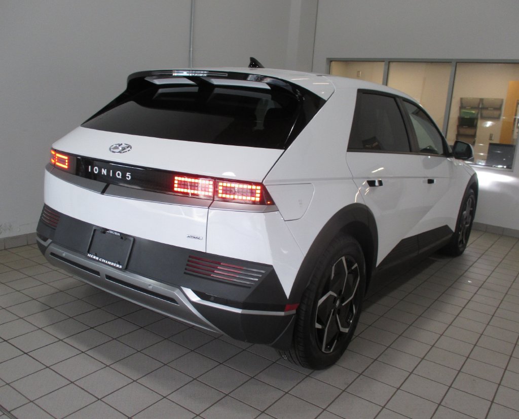 New 2024 Hyundai Ioniq 5 SE AWD/4WD image 3