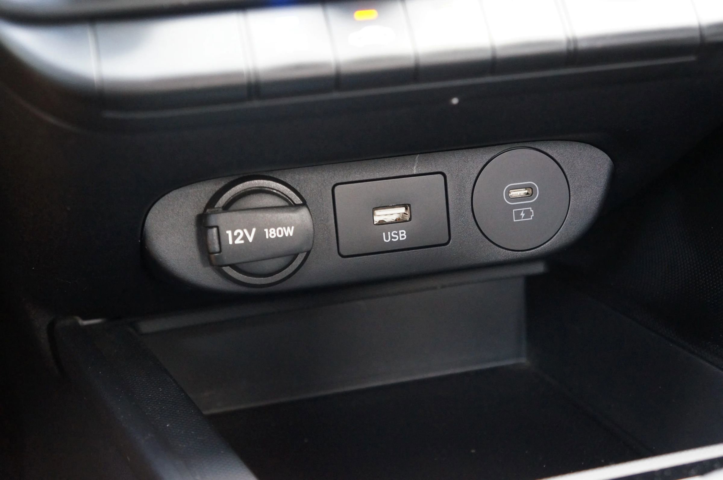 Used 2024 Hyundai Elantra SE image 40