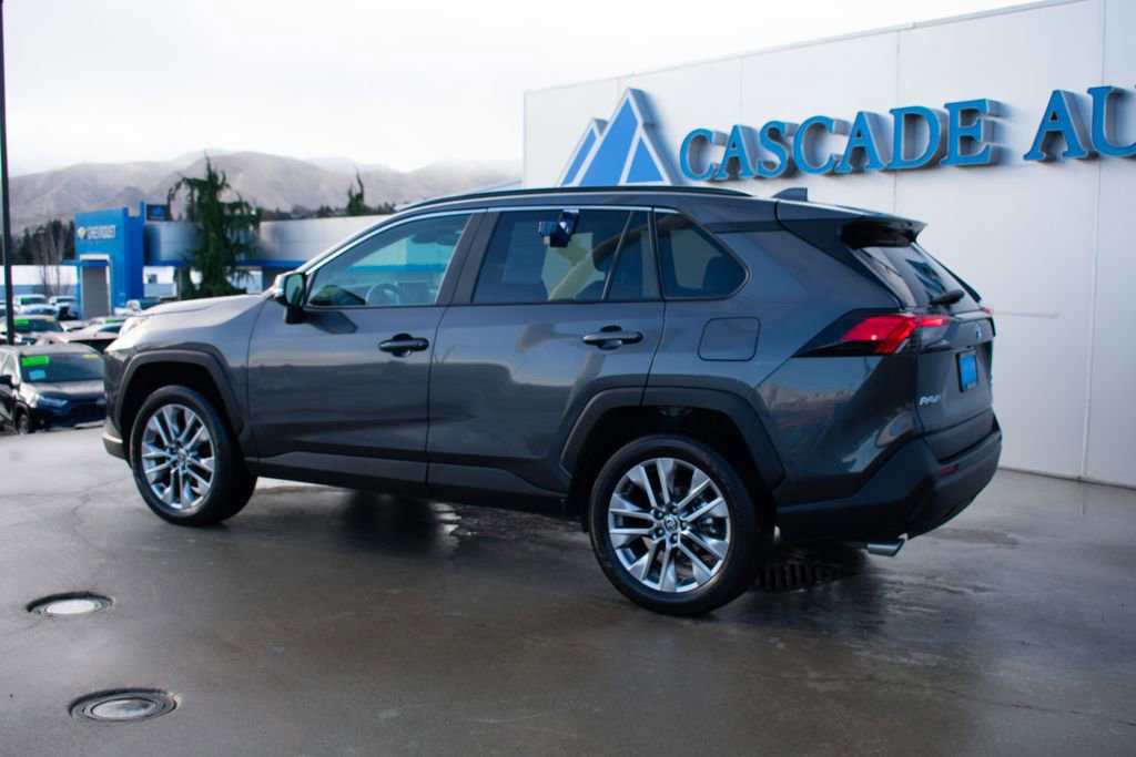 Used 2025 Toyota RAV4 XLE Premium image 6