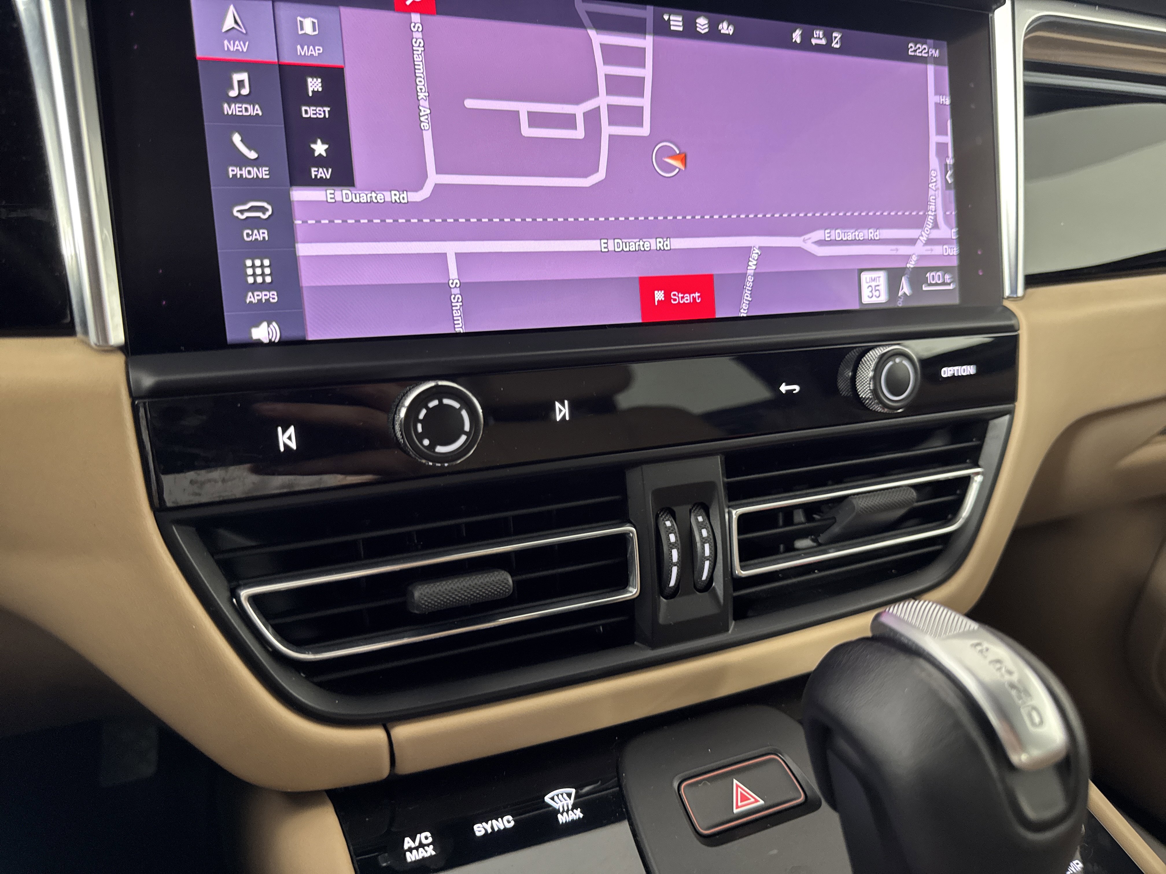 Used 2023 Porsche Macan Turbo image 34