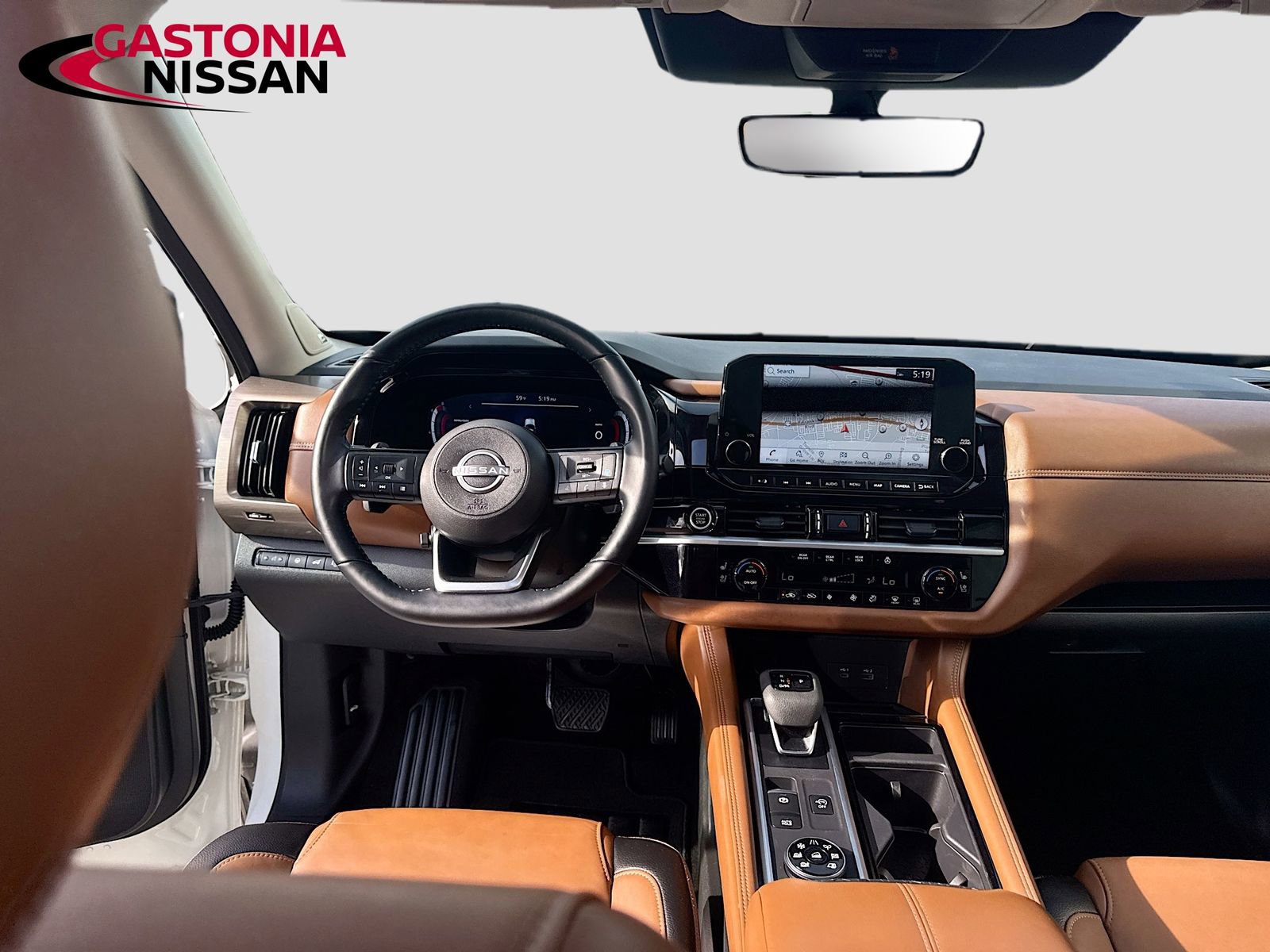 Used 2024 Nissan Pathfinder Platinum image 30