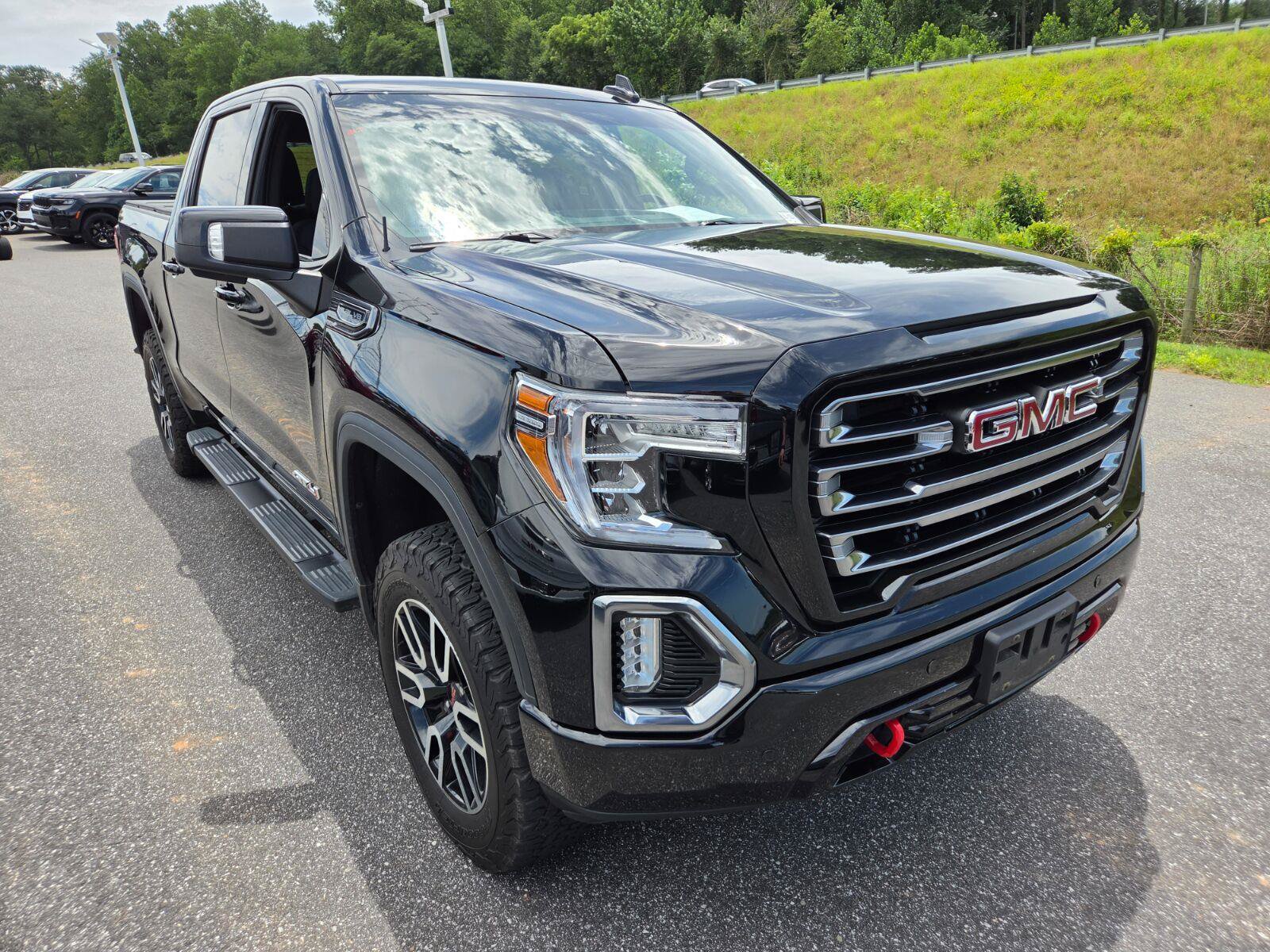 Used 2019 GMC Sierra 1500 AT4 w/ AT4 Premium Package AWD/4WD image 3