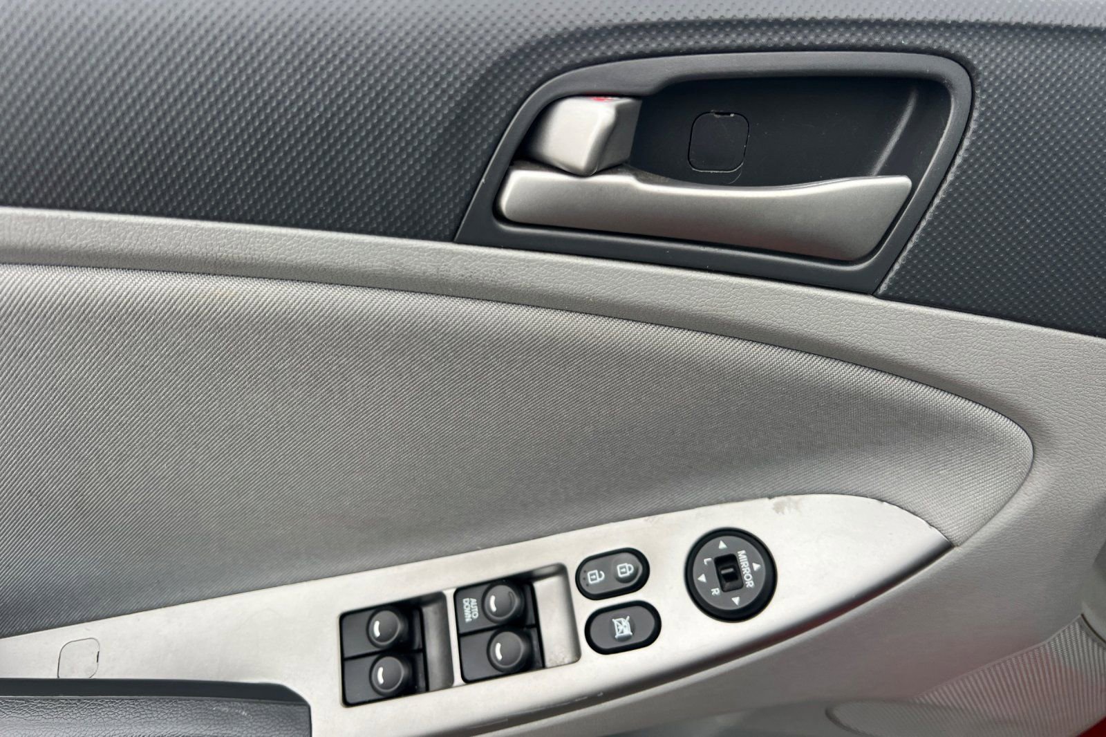 Used 2016 Hyundai Accent SE image 8