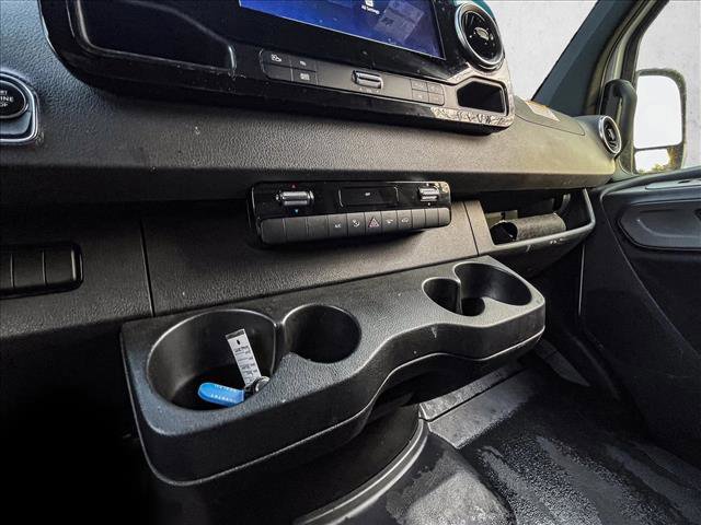 Used 2025 Mercedes-Benz Sprinter 2500 image 18