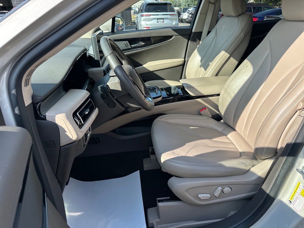 Used 2022 Lincoln Nautilus FWD w/ Premium Package image 16
