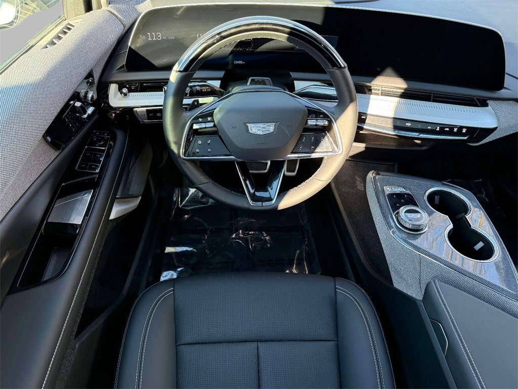 Used 2025 Cadillac Optiq Luxury 2 w/ LPO, Floor Liner Package image 4