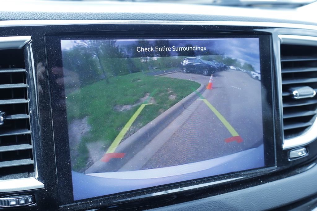 Certified 2023 Chrysler Pacifica Touring-L FWD image 35