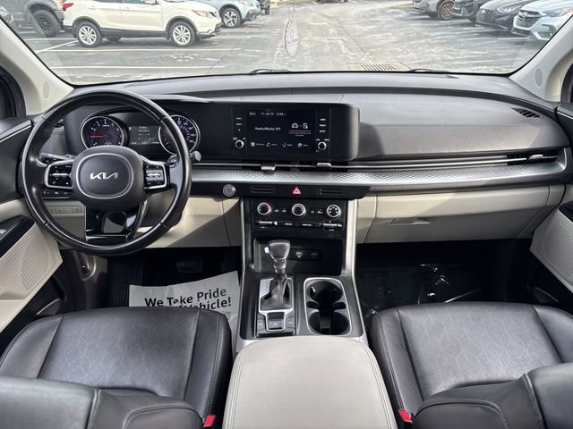 Used 2024 Kia Carnival LX image 14
