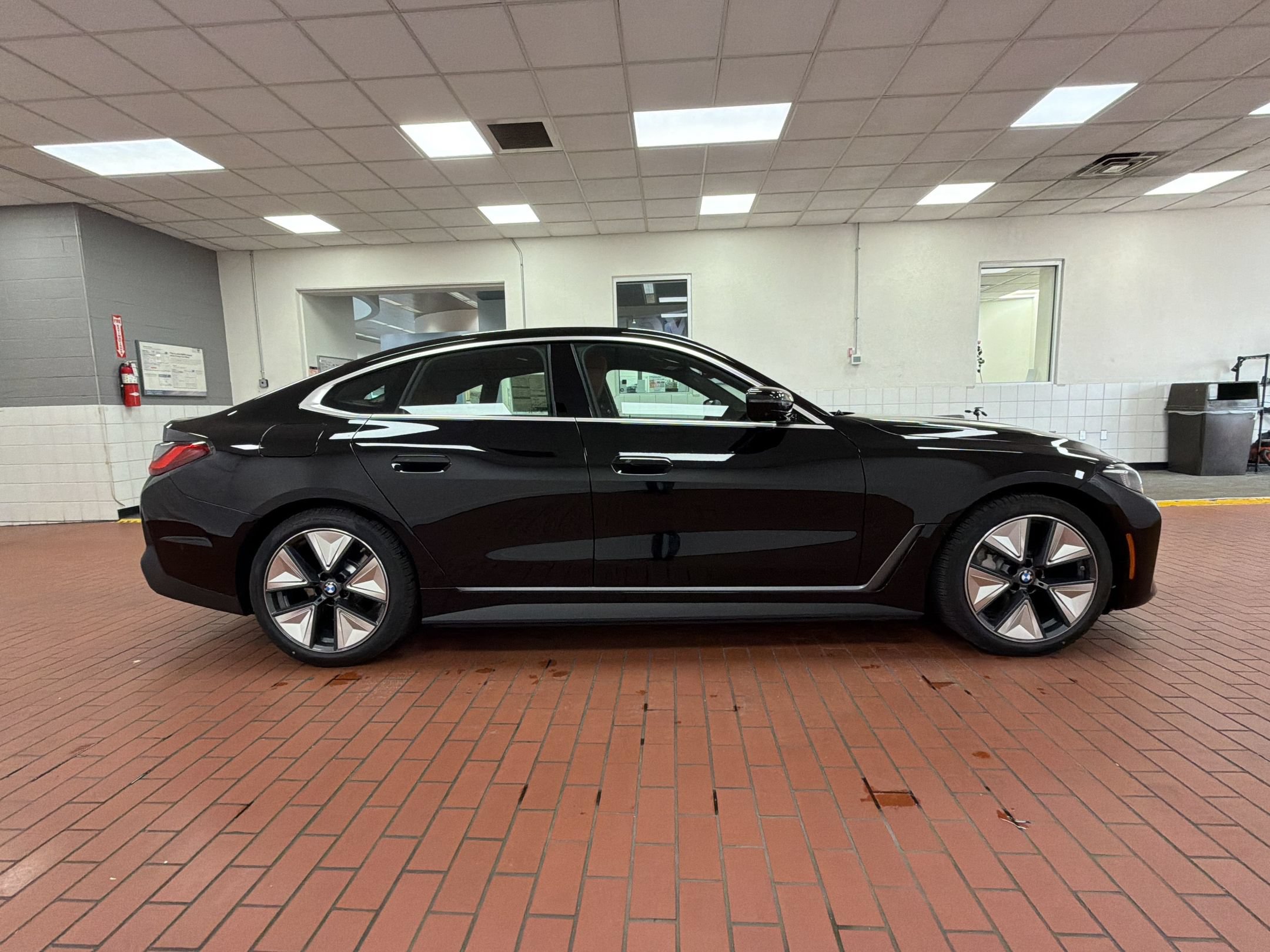 Used 2026 BMW i4 xDrive40i w/ Premium Package AWD/4WD image 8