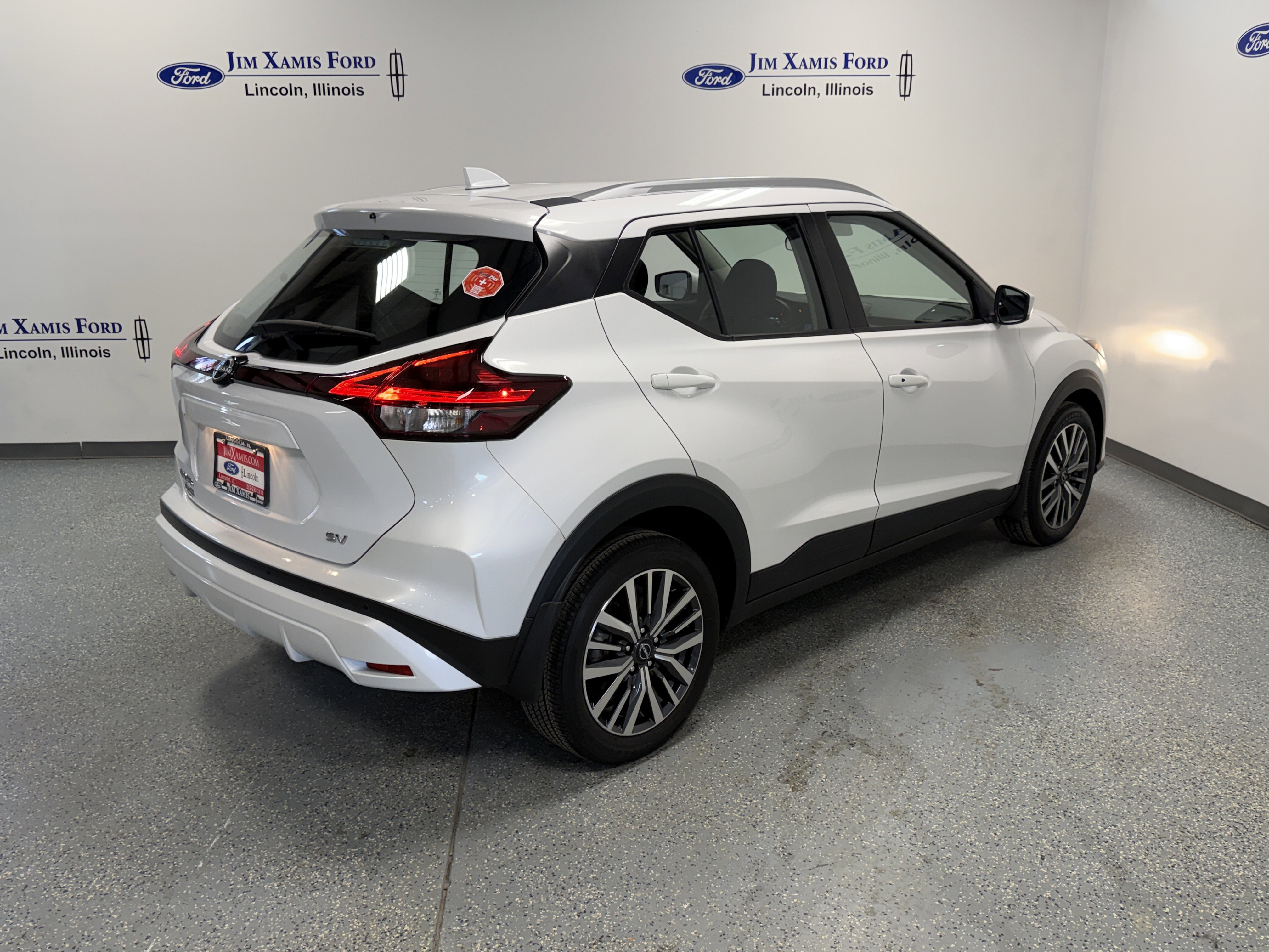 Used 2024 Nissan Kicks SV image 32