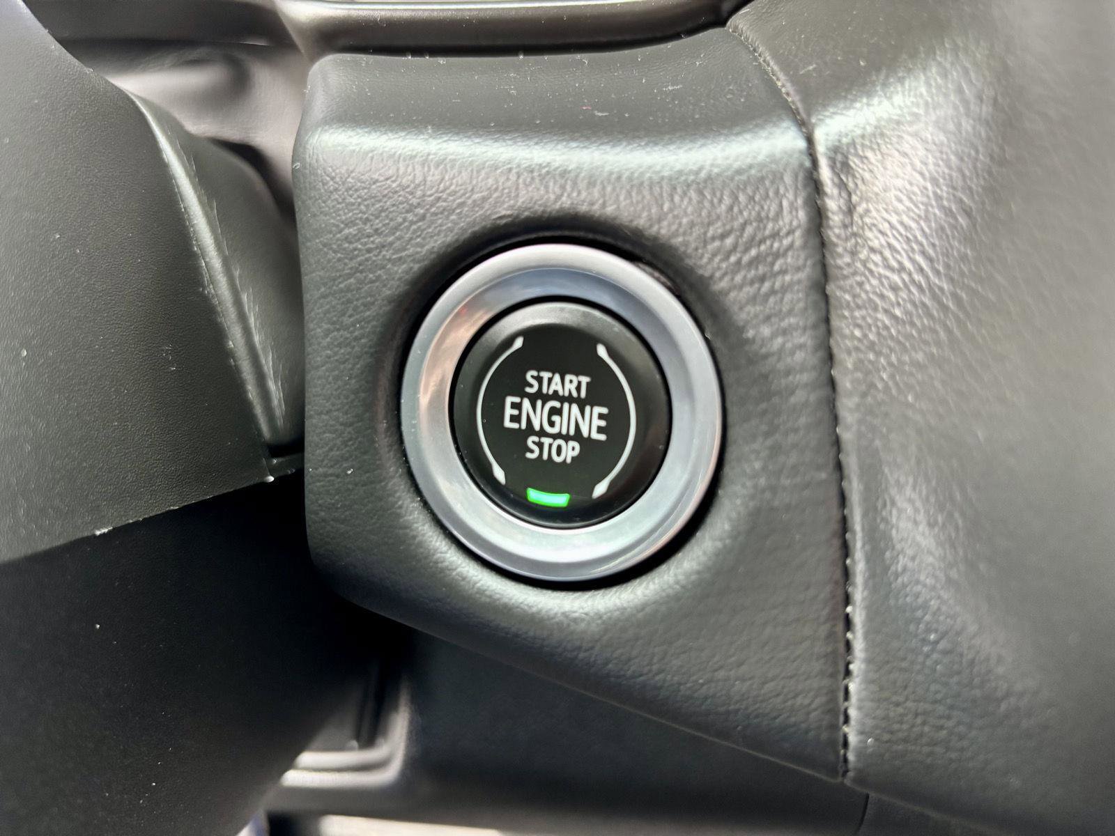 Used 2023 Chevrolet Suburban Premier image 28