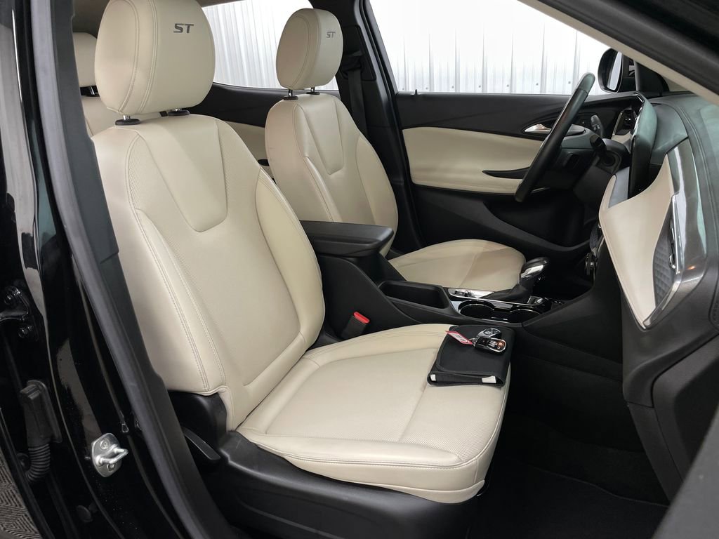 Certified 2024 Buick Encore GX Sport Touring w/ Comfort Package FWD image 37