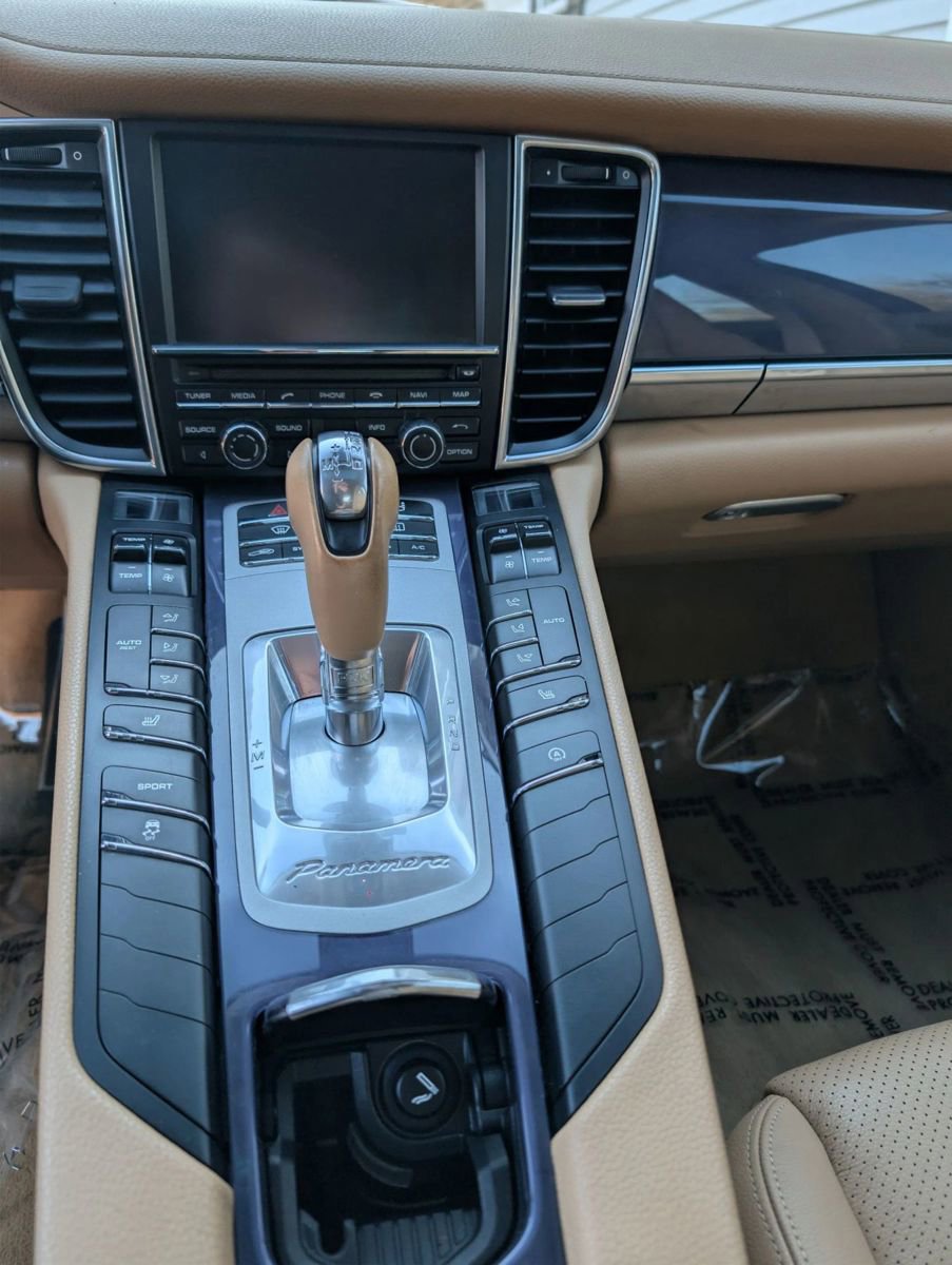 Used 2014 Porsche Panamera 4 image 20