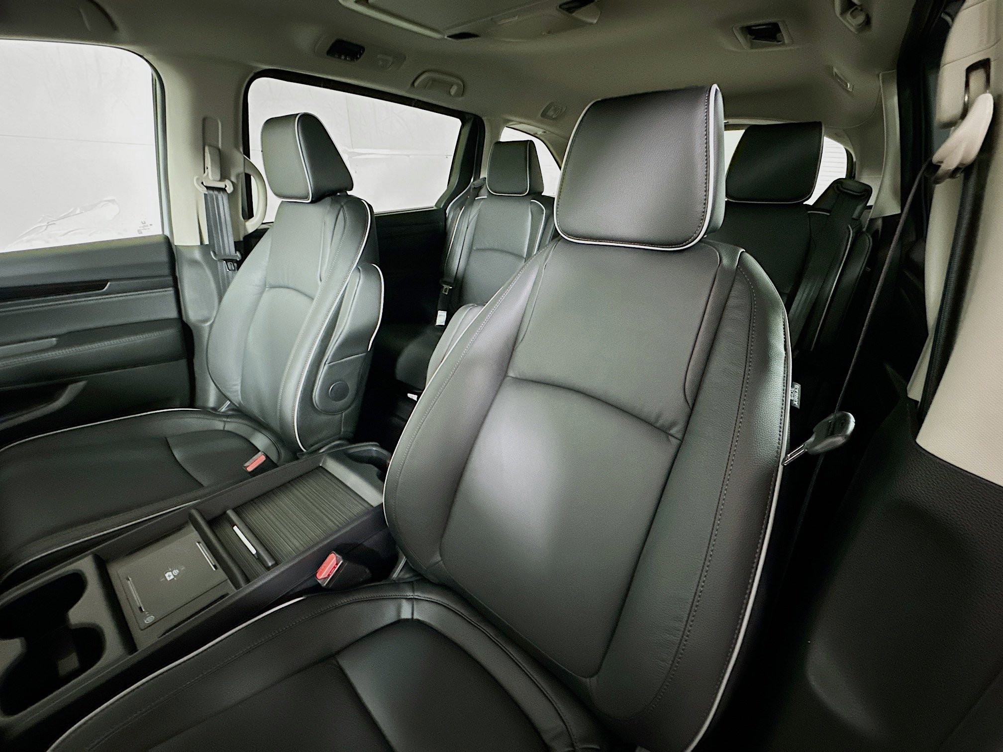 New 2026 Honda Odyssey Touring image 19