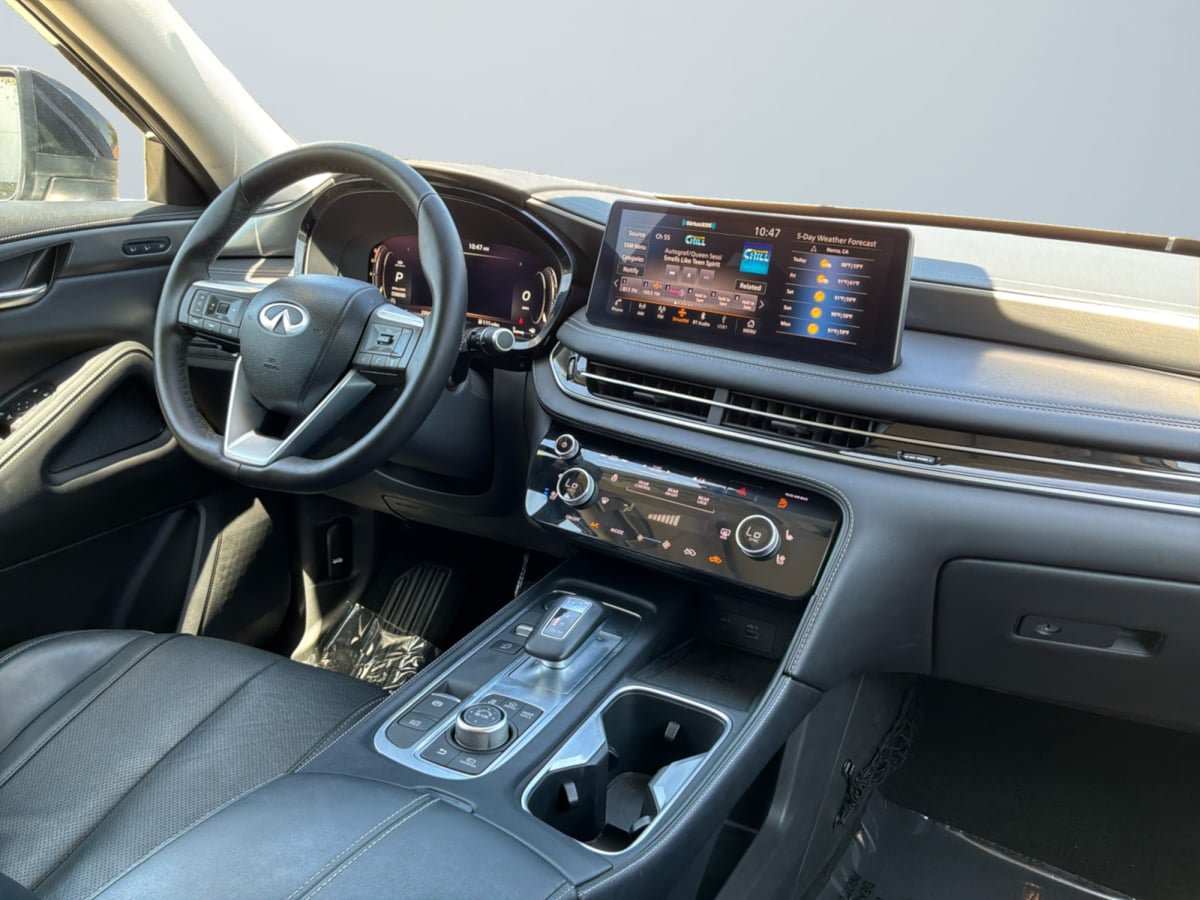 Used 2023 INFINITI QX60 Luxe w/ Cargo Package FWD image 14