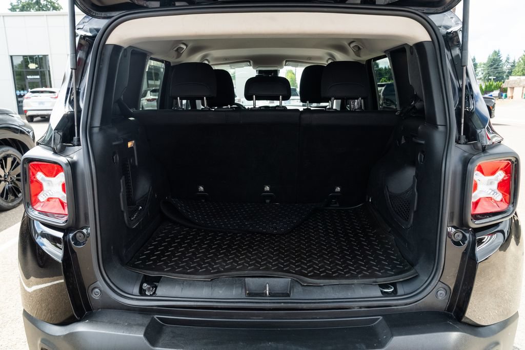 Used 2019 Jeep Renegade Altitude w/ Quick Order Package 2XM FWD image 7