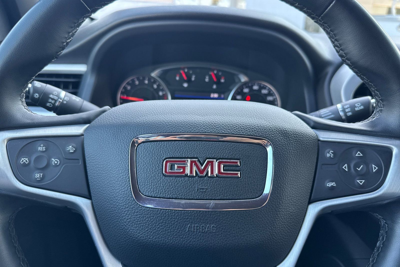 Certified 2023 GMC Acadia SLT image 27