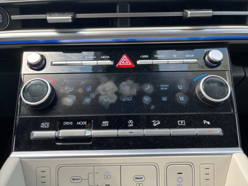 Used 2025 Hyundai Santa Fe Calligraphy image 25